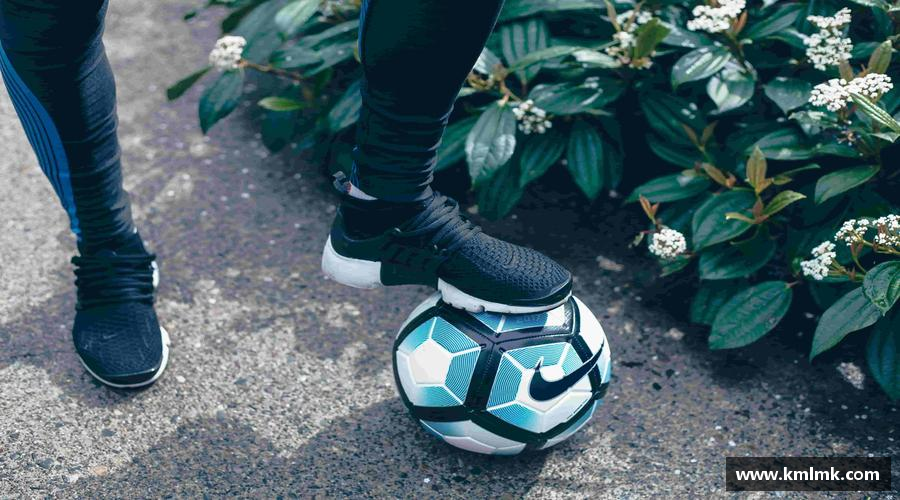 6686足球无畏向前，力争登顶